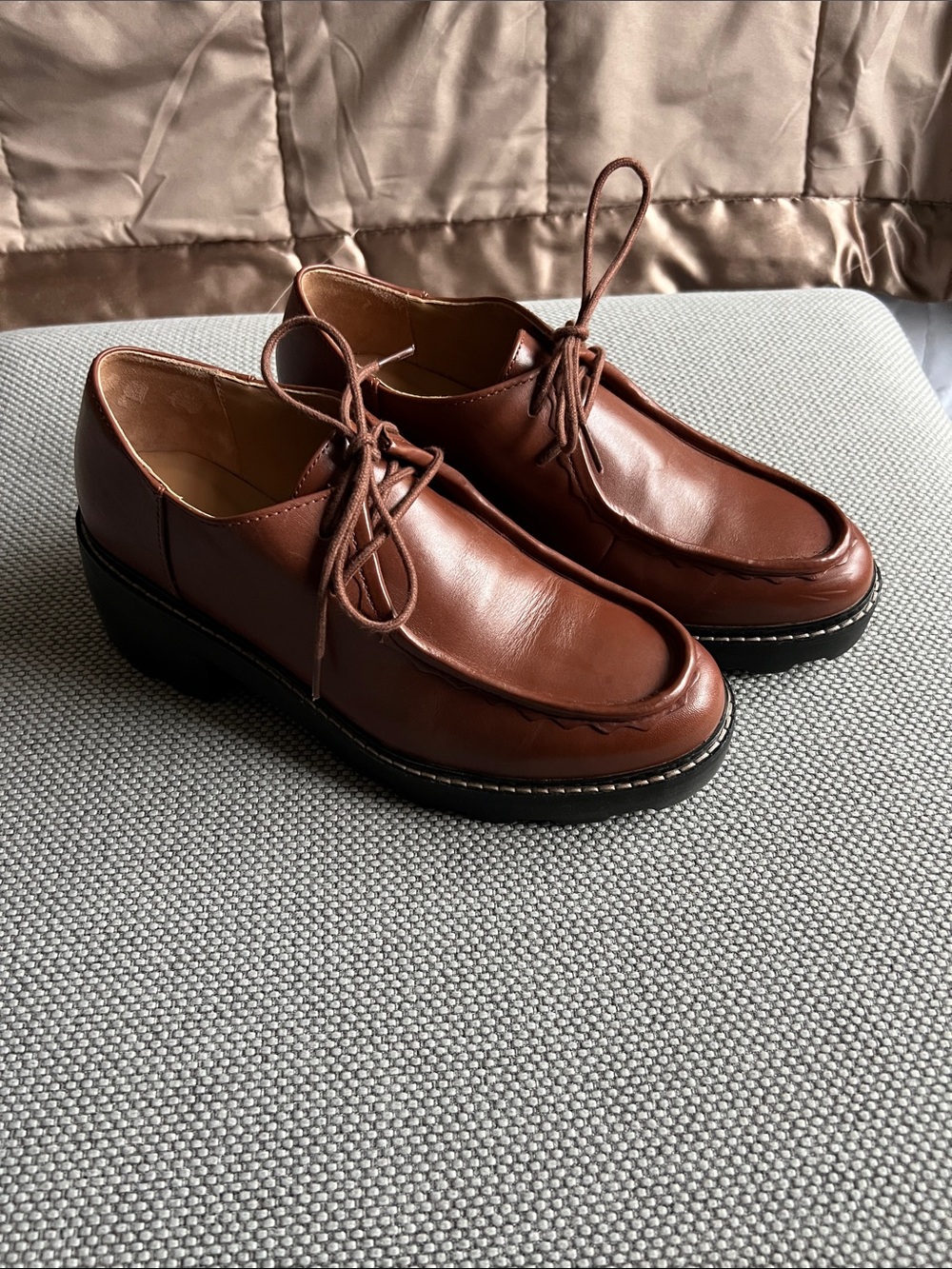 Women’s NEW in box Leather Lace-Up Lug Sole shoe/boots